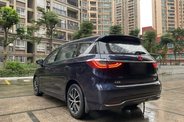 比亚迪 宋MAX 2017款 1.5T 自动智联精英型 7座车身外观6006