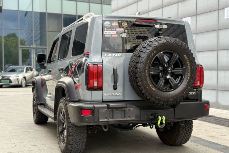 坦克300 2023款 越野版 2.0T 征服者车身外观6003