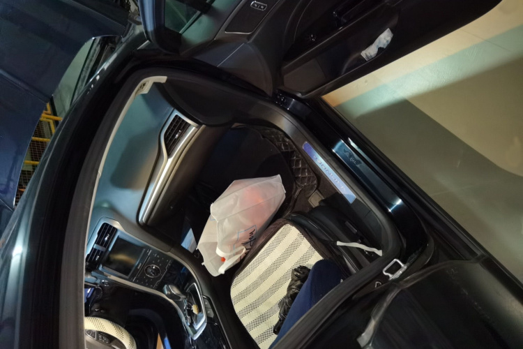 福特 蒙迪欧 2013款 2.0L GTDi240豪华运动型局部细节9005