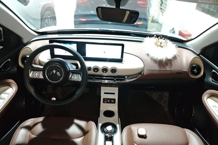 五菱汽车 五菱缤果 2023款 333km 悦享+款中控内饰7002