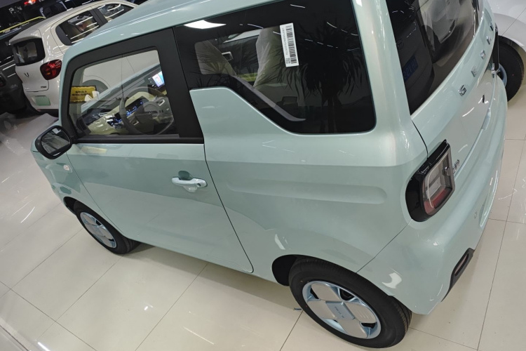 吉利银河 2024款 熊猫mini 200km 耐力熊车身外观4