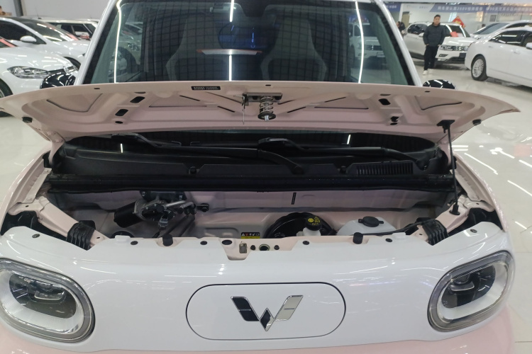 五菱汽车 宏光MINIEV 2024款 第三代 215km 进阶版机舱底盘24