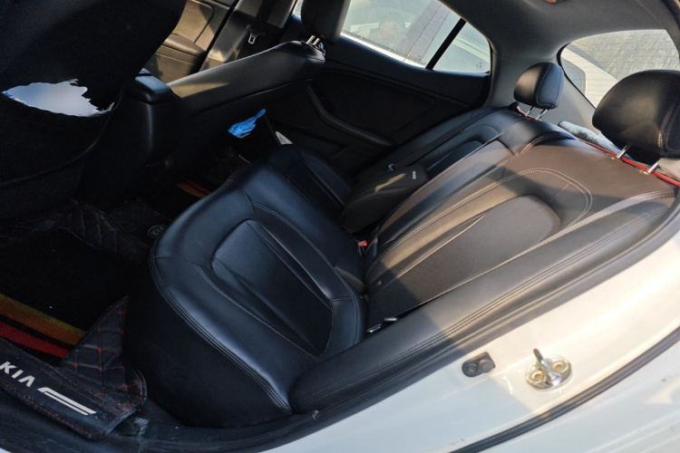 起亚K5 2012款 2.0L 自动DLX中控内饰21