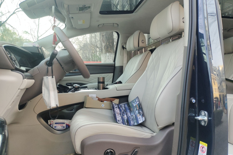 腾势D9 2022款 DM-i 970 四驱旗舰型中控内饰19