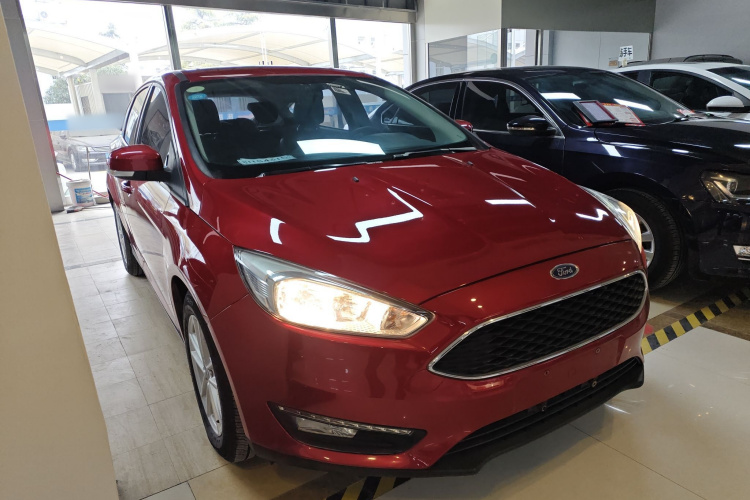 福特 福克斯 2017款 两厢 1.6L 自动风尚型智行版车身外观6002