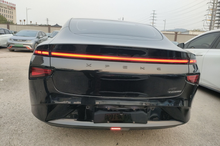 小鹏P7 2022款 562E性能版车身外观6004