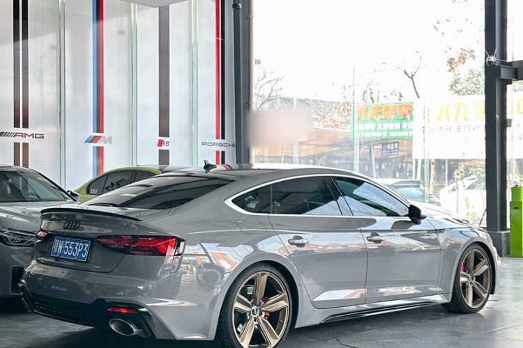 奥迪RS 5 2021款 RS 5 2.9T Sportback 暗金版车身外观6004