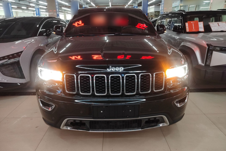 Jeep 大切诺基(进口) 2017款 3.0L 舒享导航版车身外观2