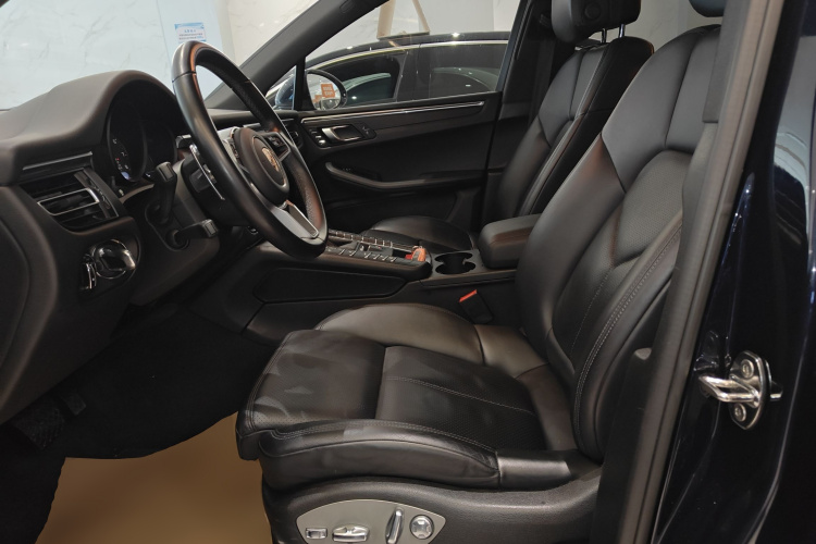 保时捷 2020款 Macan 2.0T中控内饰19