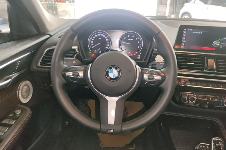 宝马1系 2021款 120i M运动曜夜版中控内饰13