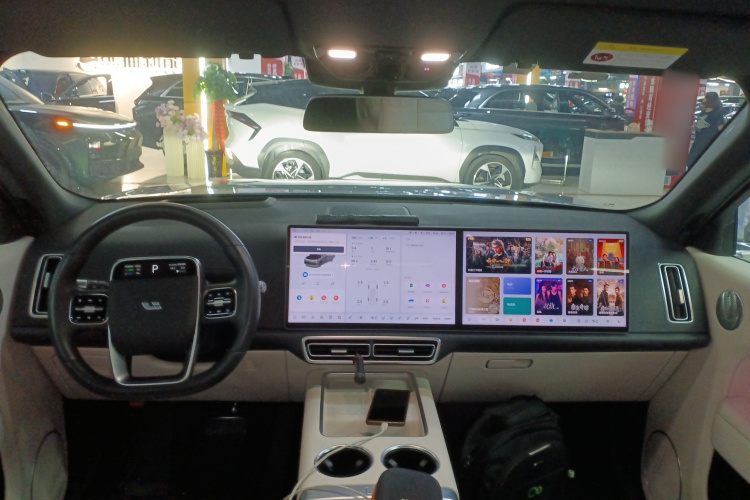 理想汽车 理想L8 2024款 Ultra中控内饰12