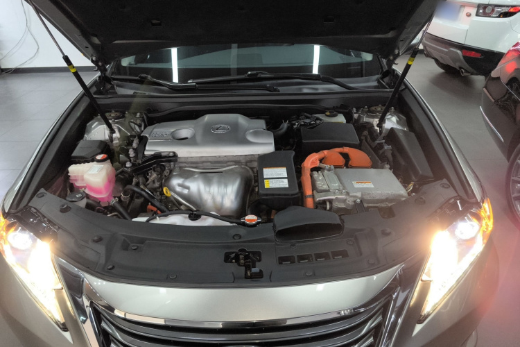 雷克萨斯ES 2015款 300h 舒适版机舱底盘24