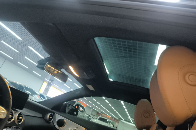 奔驰C级(进口) 2020款 C 260 轿跑车中控内饰22