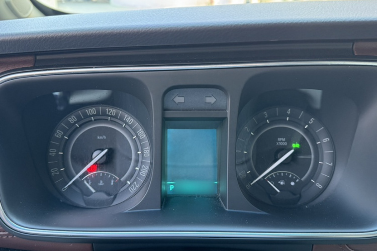 别克GL8 2017款 25S 舒适型 国V局部细节14