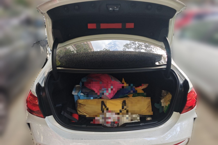 宝马1系 2022款 120i M运动版中控内饰23