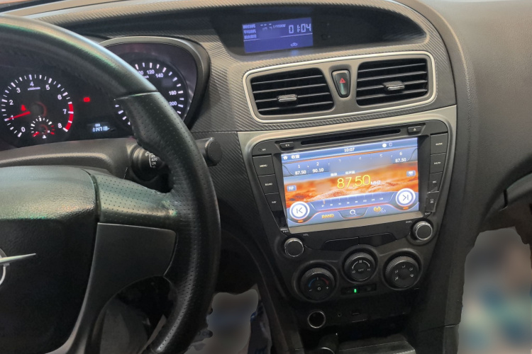 海马 福美来 2015款 1.6L 手动悦尚型中控内饰12