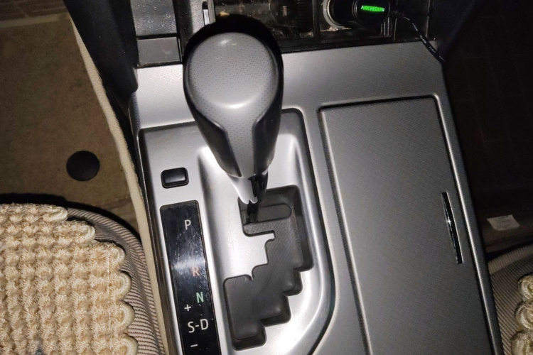 丰田 凯美瑞 2012款 骏瑞 2.0S 耀动版局部细节18