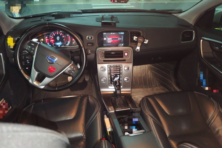 沃尔沃V60 2014款 改款 T5 智雅版中控内饰7002