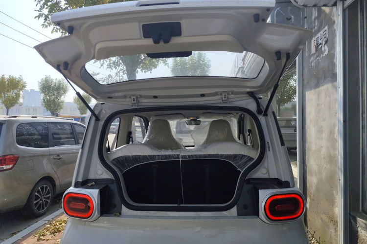 五菱汽车 宏光MINIEV 2024款 第三代 215km 青春版机舱底盘23