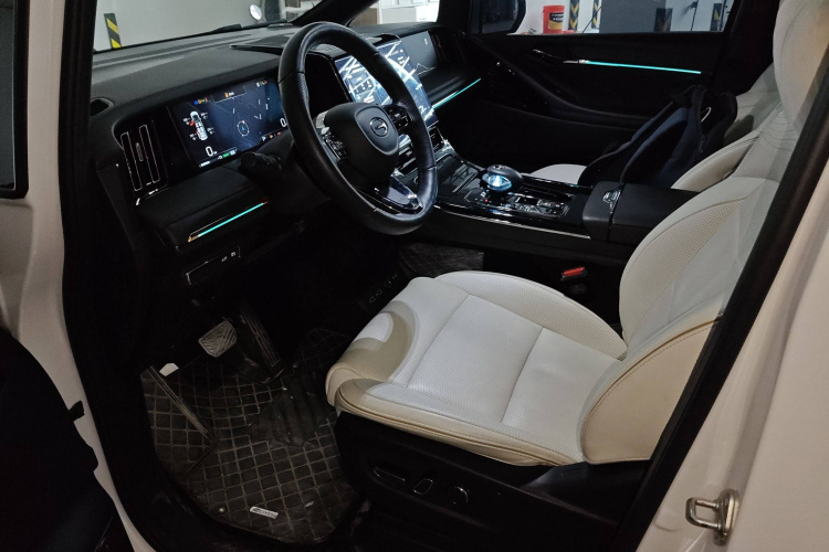 广汽传祺 传祺M8 2023款 宗师系列 双擎 御尊版局部细节19