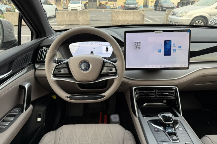 比亚迪 唐新能源 2025款 DM-i 115KM 尊贵型中控内饰7004