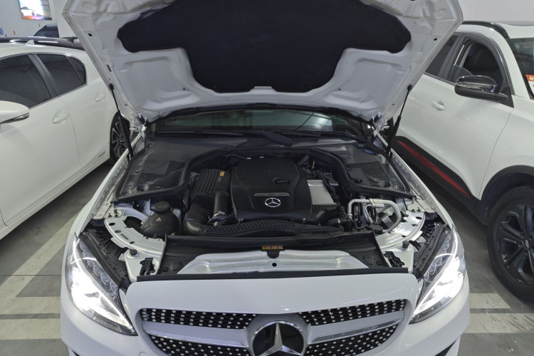 奔驰C级(进口) 2018款 C 200 轿跑车机舱底盘24