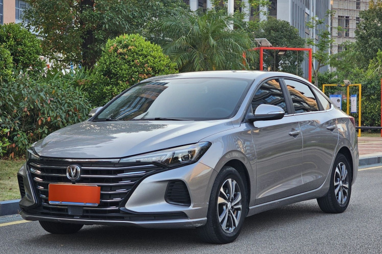长安 逸动 2020款 PLUS 1.6L GDI 自动豪华型车身外观6002