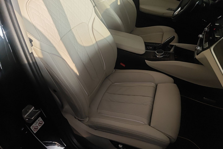 宝马5系 2019款 改款 530Li 尊享型 豪华套装局部细节41