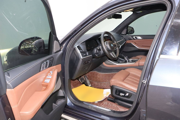 宝马X7 2019款 xDrive40i 尊享型M运动套装中控内饰7001