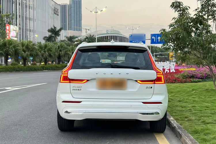 沃尔沃XC60 2023款 B5 四驱智远豪华版车身外观6