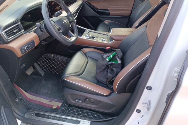 福特 探险者 2023款 EcoBoost 285 四驱钛金版 7座中控内饰19