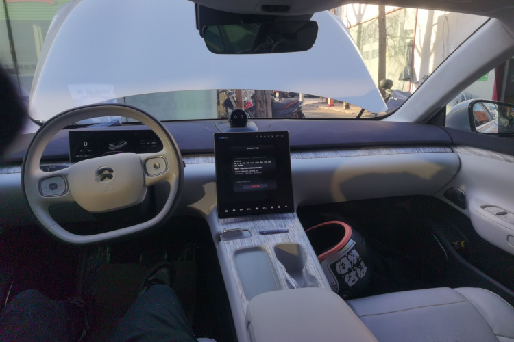 蔚来ET7 2022款 100kWh 首发版中控内饰12
