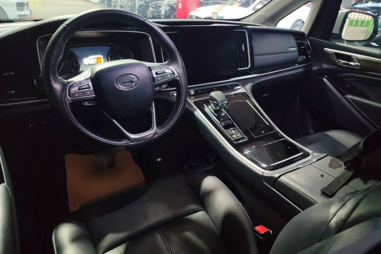 广汽传祺 传祺M8 2021款 领秀系列 390T 尊享版中控内饰12