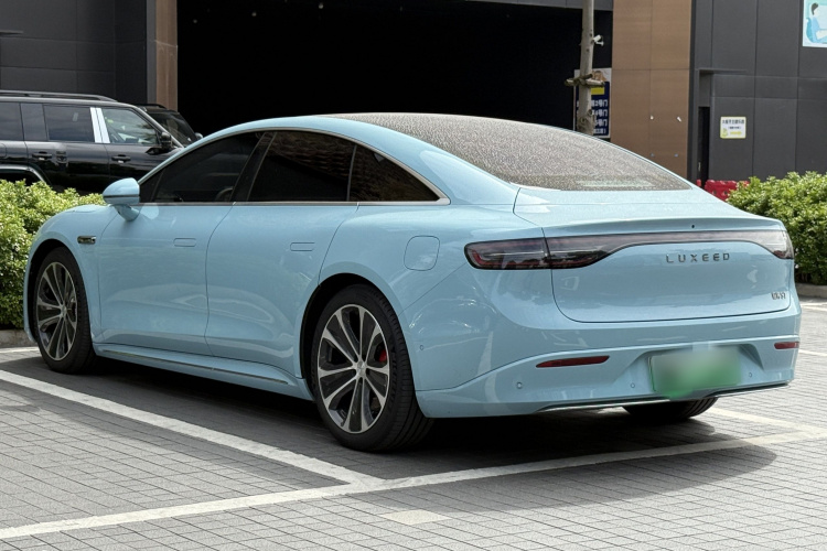 鸿蒙智行 智界S7 2025款 785km Ultra车身外观6006