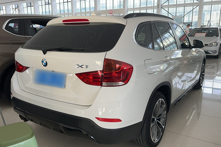 宝马X1 2014款 xDrive20i 运动设计套装车身外观6003