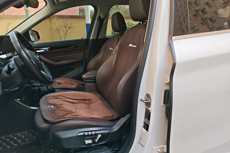 宝马X1 2022款 sDrive25Li 领先型中控内饰19