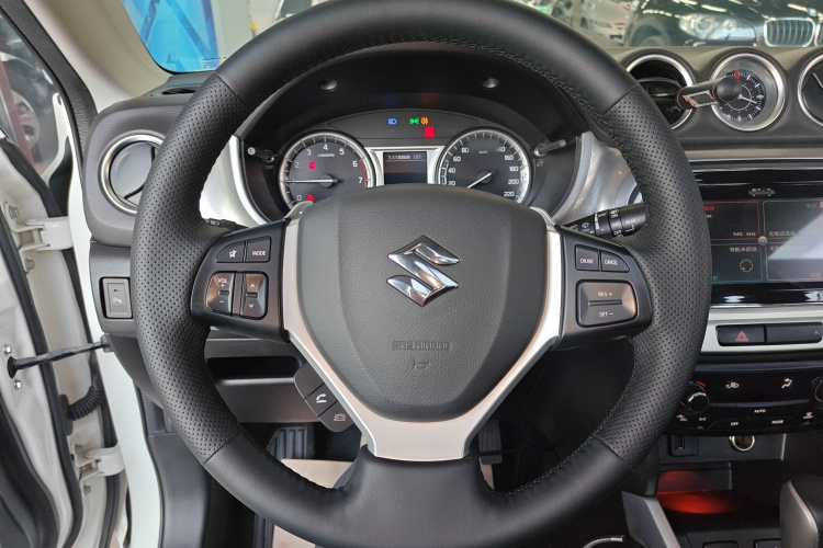 铃木 维特拉 2016款 1.4T 自动四驱旗舰型中控内饰13