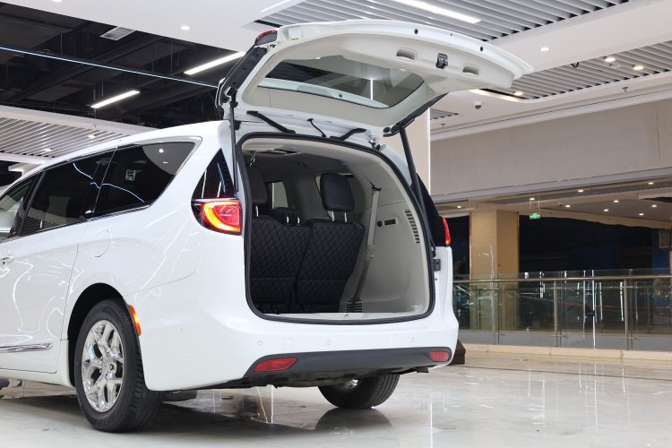 克莱斯勒 大捷龙(进口) 2017款 3.6L 尊享版中控内饰7013