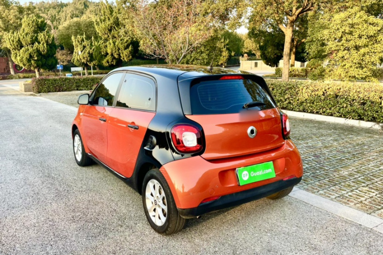 smart forfour 2016款 1.0L 52千瓦灵动版车身外观6005
