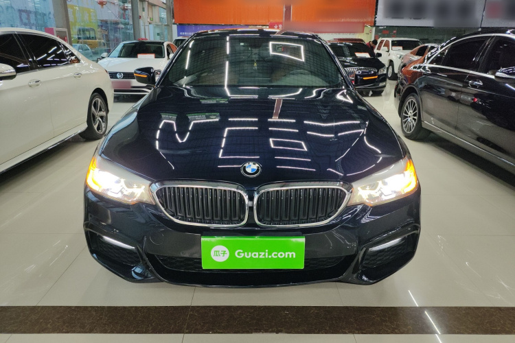 宝马5系 2018款 改款 530Li 领先型 M运动套装车身外观2