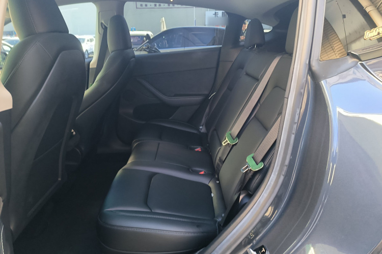 特斯拉 Model Y 2022款 改款 后轮驱动版中控内饰21