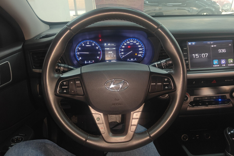 现代 名图 2017款 1.8L 自动尊贵型DLX 国V中控内饰13