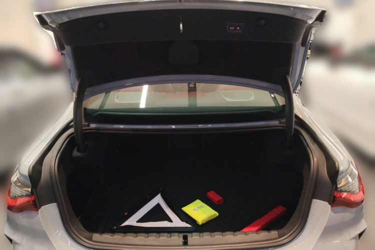 宝马4系 2024款 430i M运动曜夜套装中控内饰23