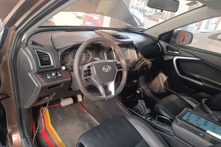 北汽幻速S6 2017款 1.5T CVT乐享型中控内饰12