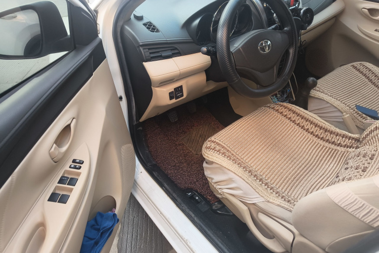 丰田 威驰 2014款 1.3L 手动型尚版中控内饰20