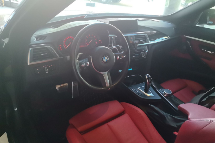 宝马3系GT 2020款 330i M运动曜夜版中控内饰12