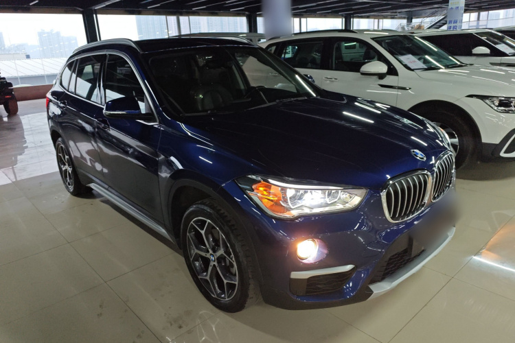 宝马X1 2019款 sDrive18Li 尊享型车身外观3