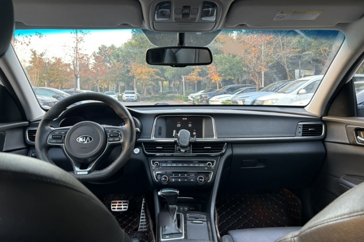 起亚K5 2016款 1.6T 自动LUX中控内饰7001