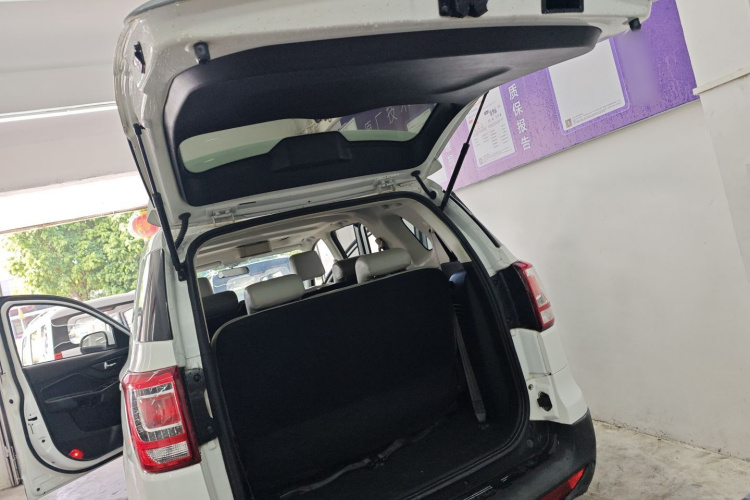 北汽幻速S3 2017款 1.5L 手动豪华型机舱底盘23