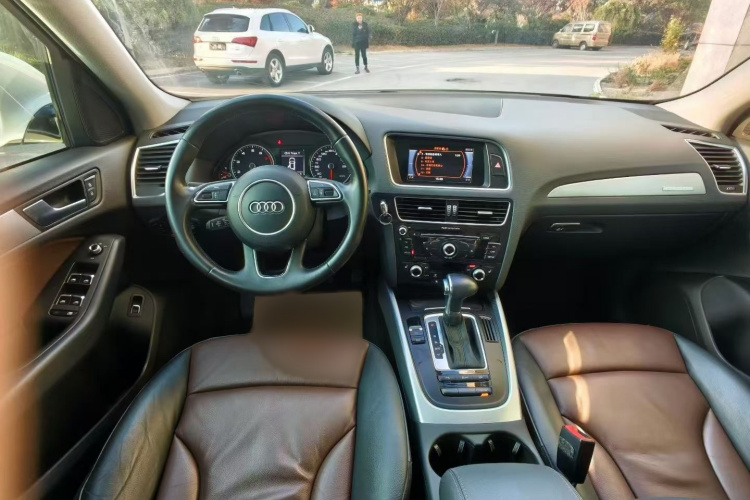 奥迪Q5 2016款 40 TFSI 技术型中控内饰7003